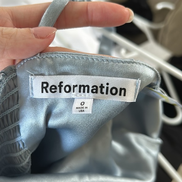 Reformation 100% Silk
Solay silk midi dress size 0 - Picture 8 of 8